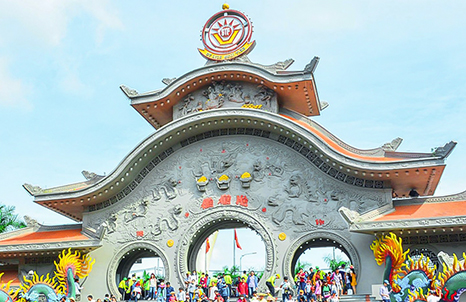 Suoi Tien Theme Park.jpg